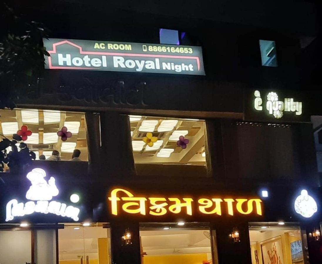 Hotel Royal Night Ahmedabad Exterior photo